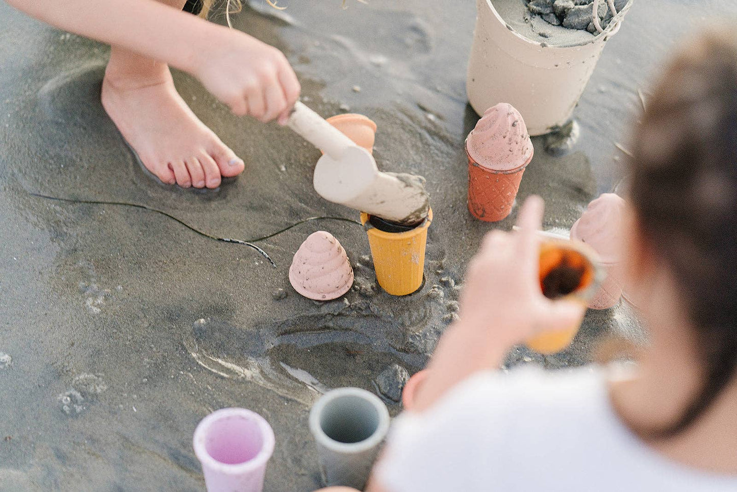 Marlowe & Co - Classic Retro Silicone Ice Cream Beach Set