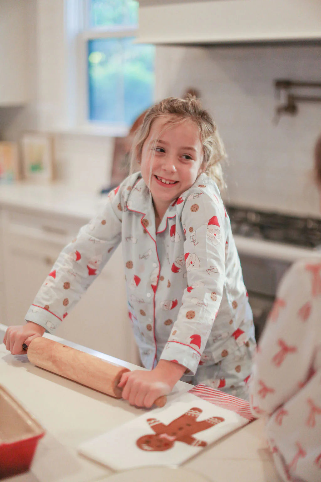 Dear Georgie Kid's Classic Pajama Set - Milk + Cookies Santa