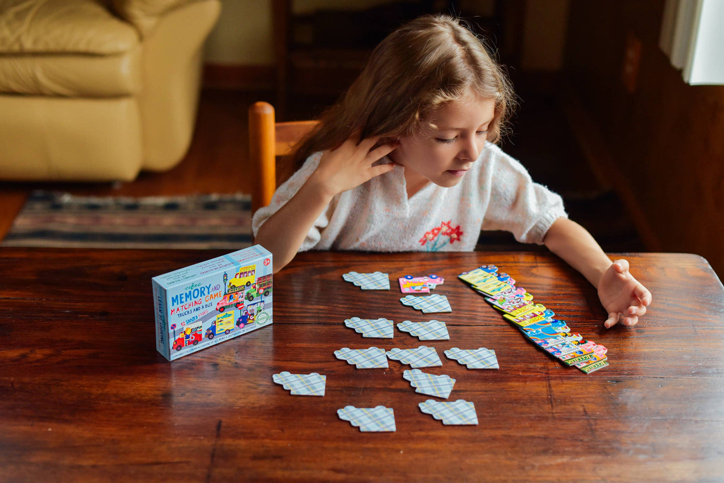 eeBoo - Trucks and a Bus Little Matching Game