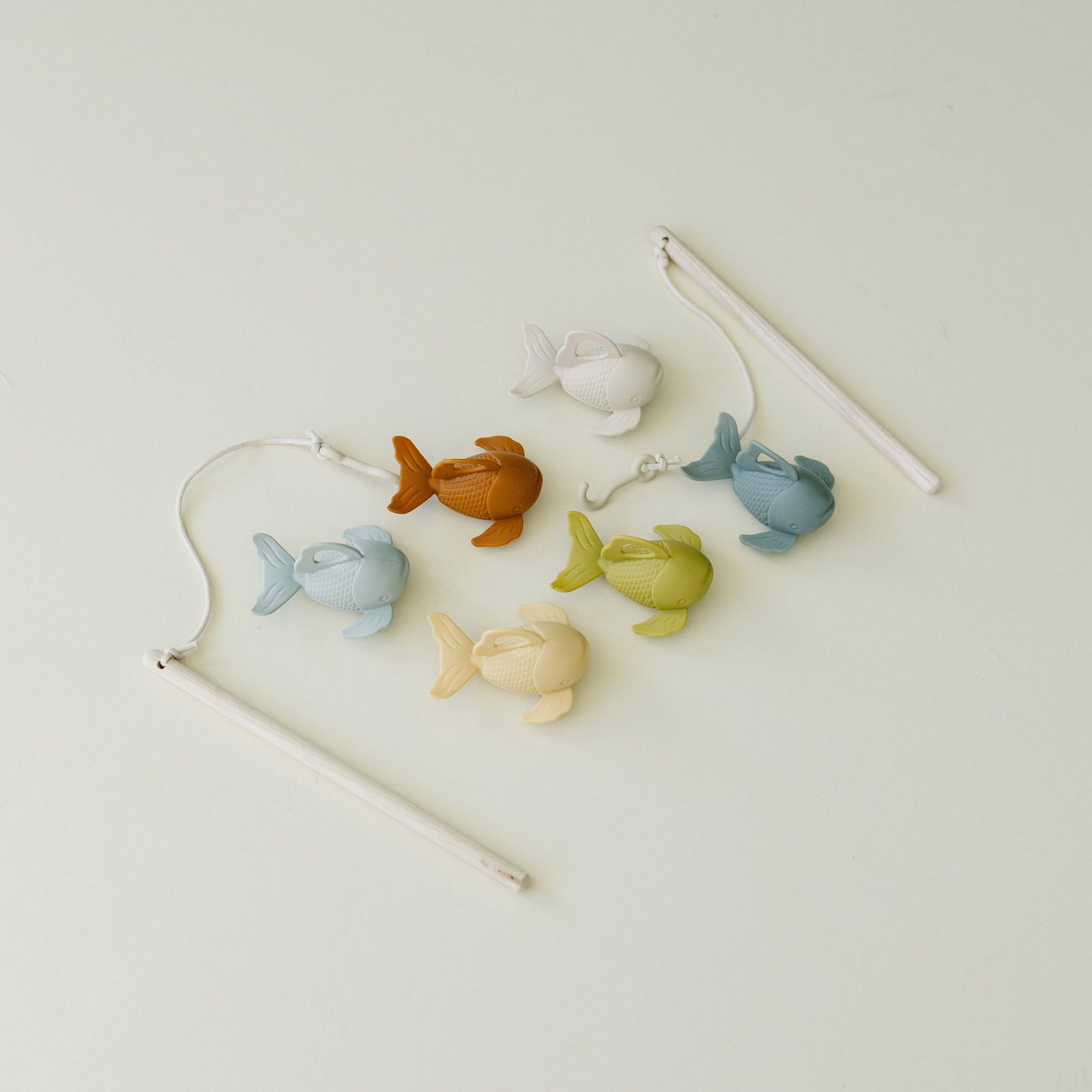 Marlowe & Co - Silicone and Wood Fishing Play Set