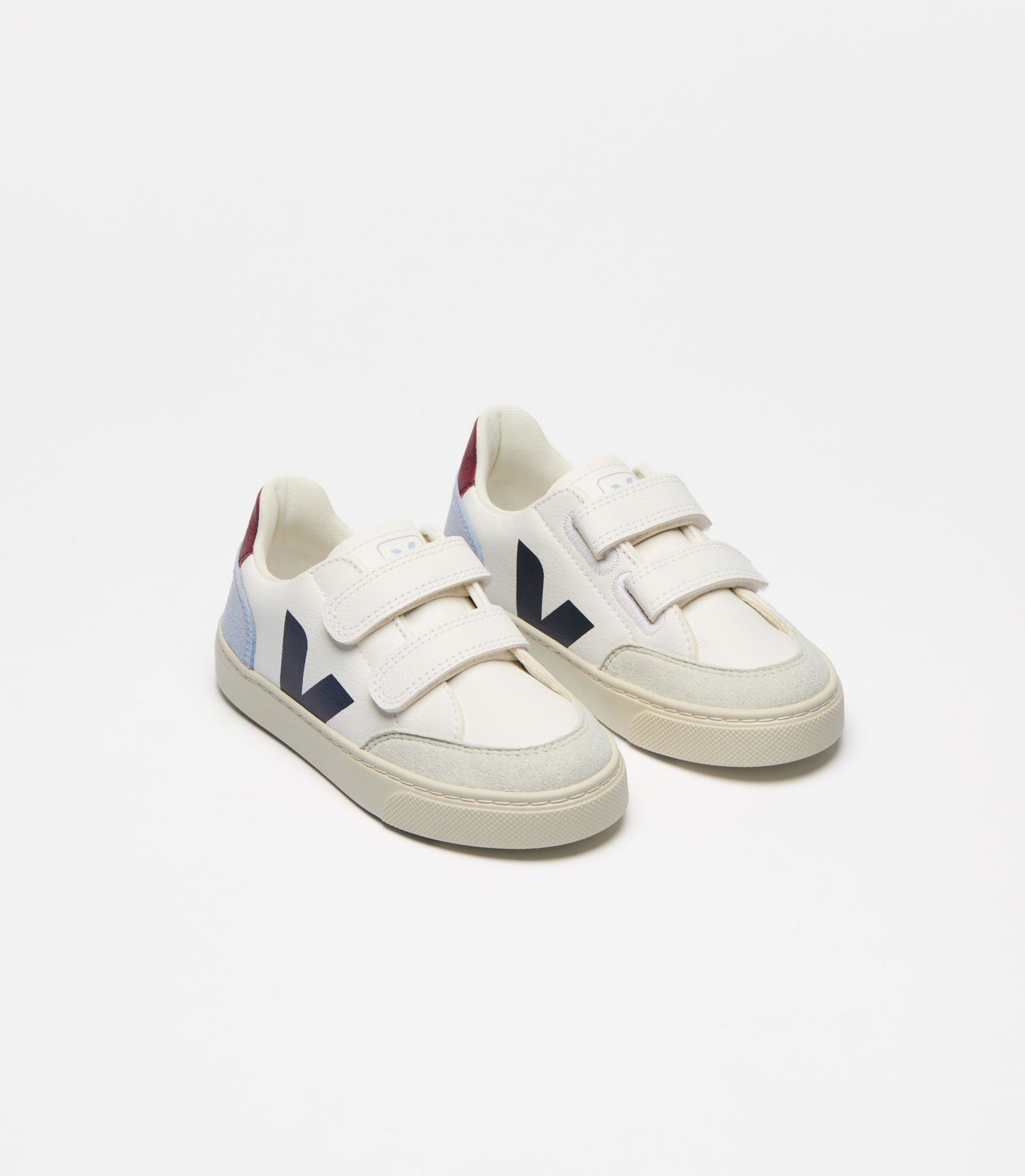 Veja V-12 Extra White Multico Steel