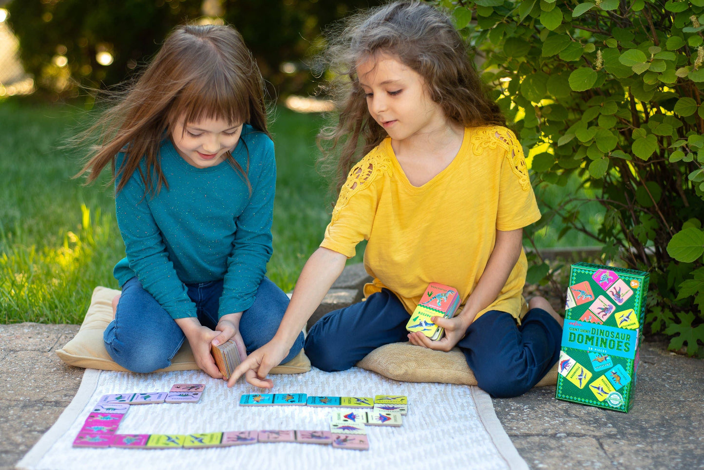 eeBoo - Giant Shiny Dinosaur Dominoes