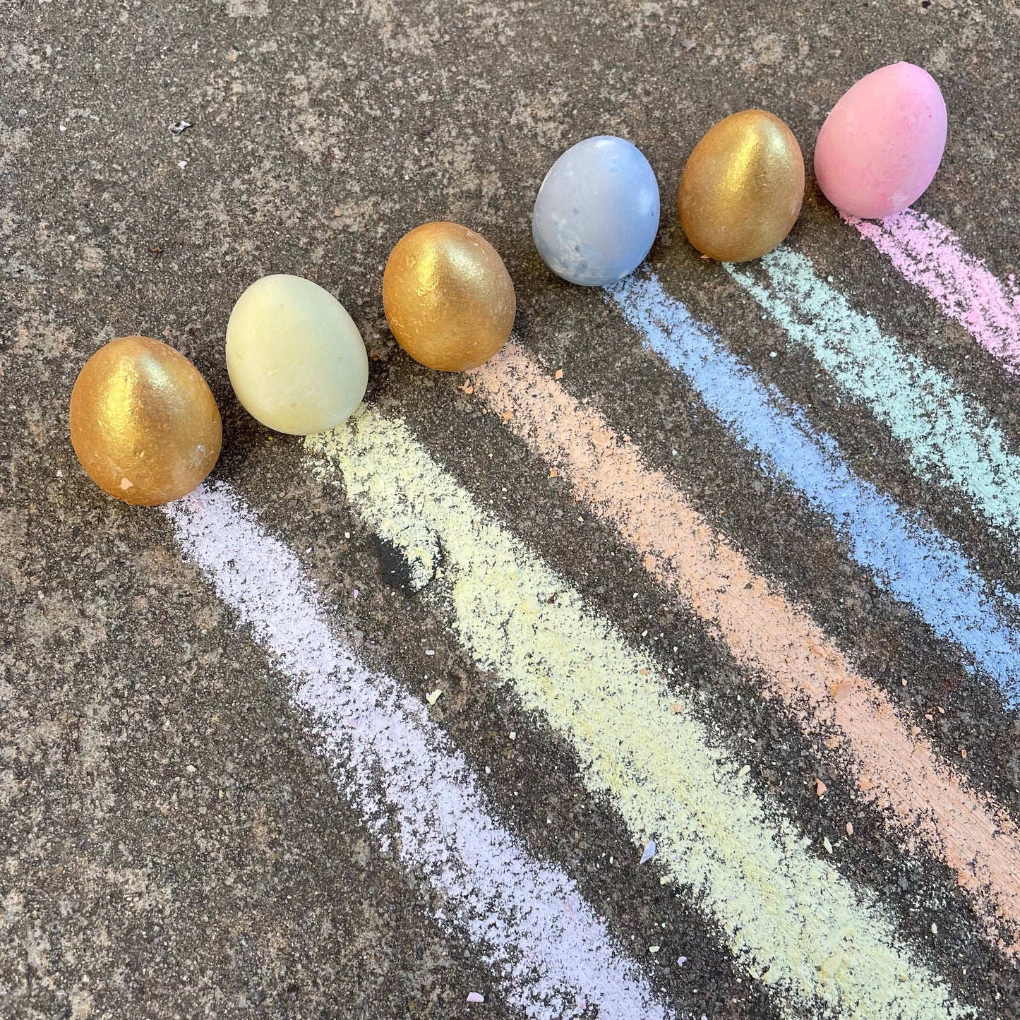 TWEE made for little hands - Bunny's 6 Eggs Handmade Sidewalk Chalk