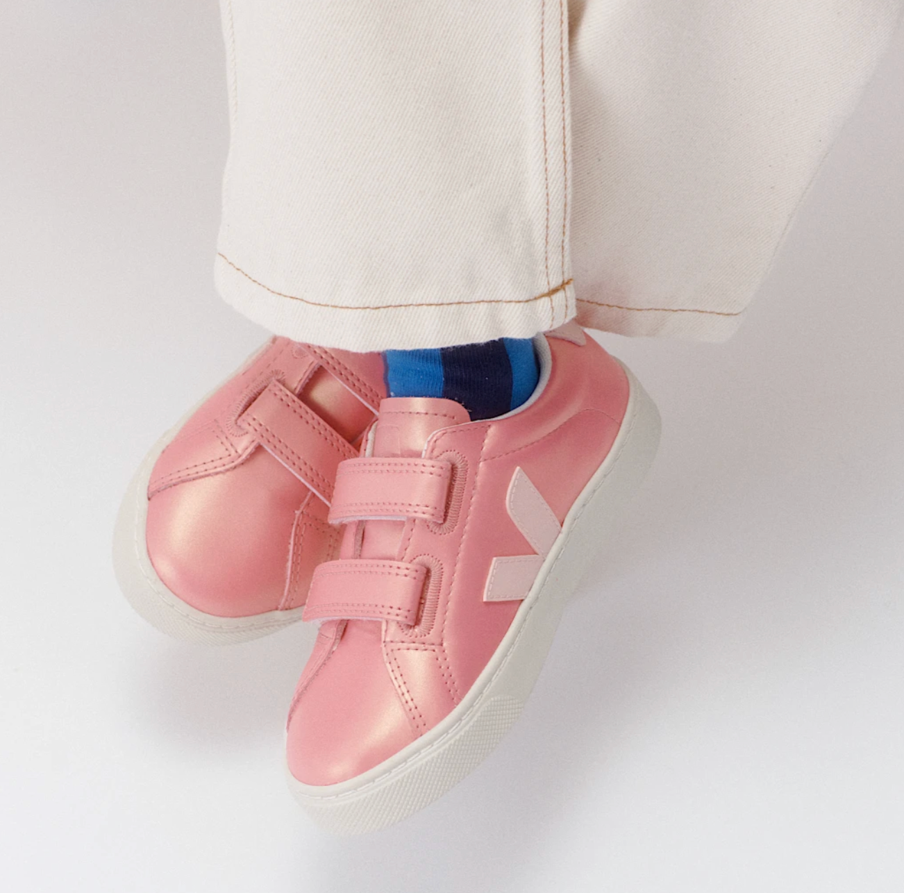Veja Small Esplar Leather Glimmer Petal