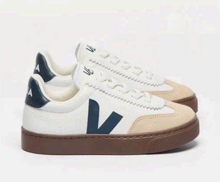 Veja Small Volley in White Nautica Bark